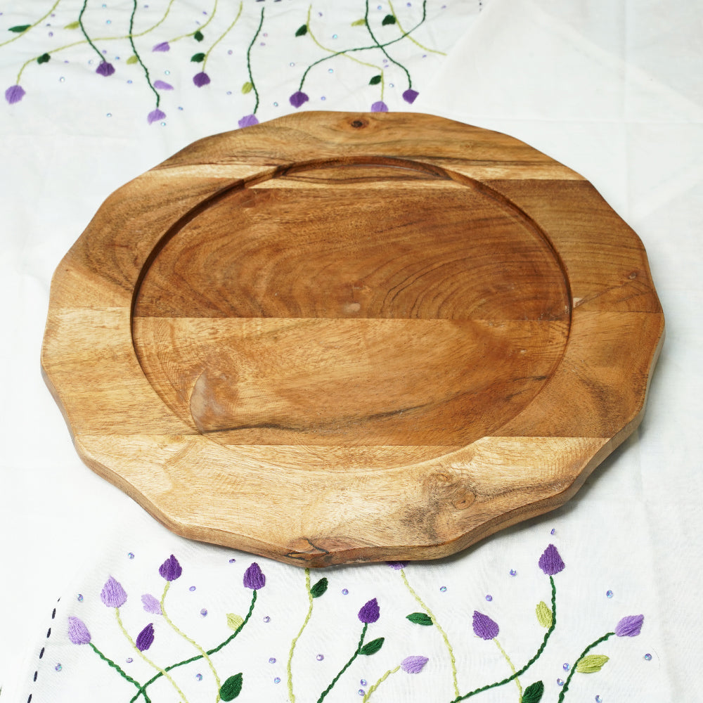 Yellow Marigold Flower Charger Plate – Acacia wood 14″, handcrafted natural-brown wood charger for elegant table settings.
